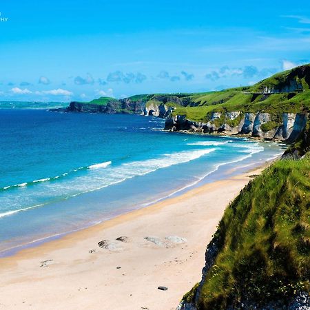 Portrush By The Tee Villa Eksteriør bilde